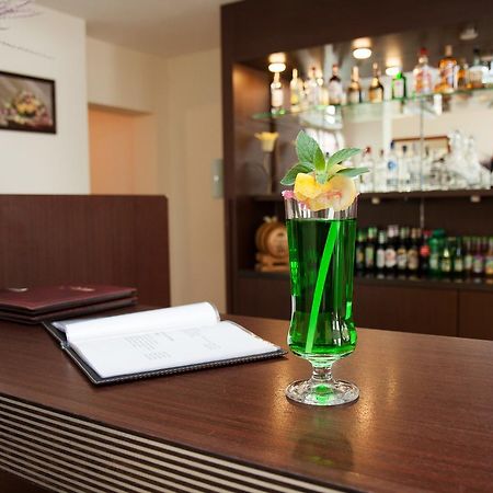 Zacisze Hotel Ulan Екстериор снимка