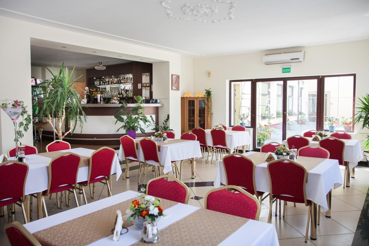 Zacisze Hotel Ulan Екстериор снимка