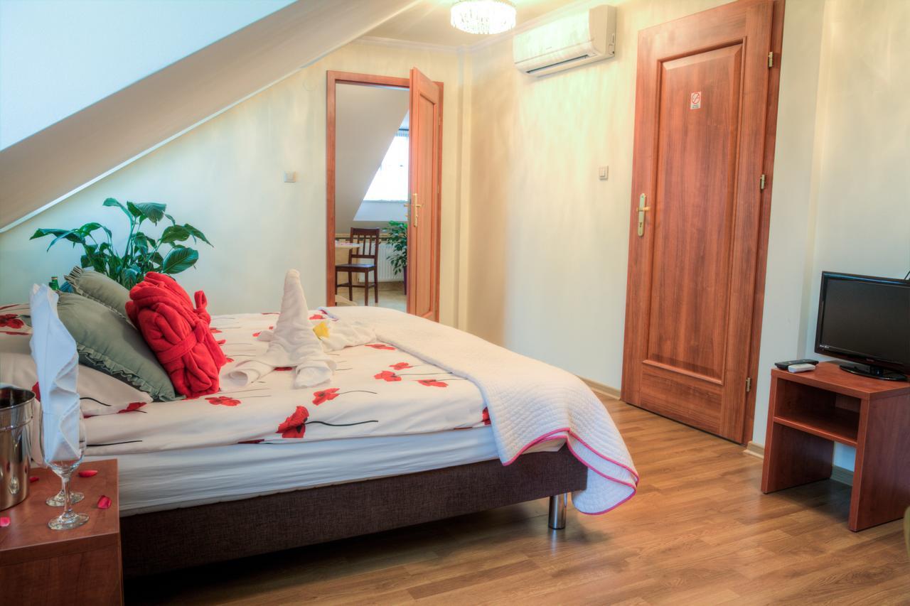 Zacisze Hotel Ulan Стая снимка